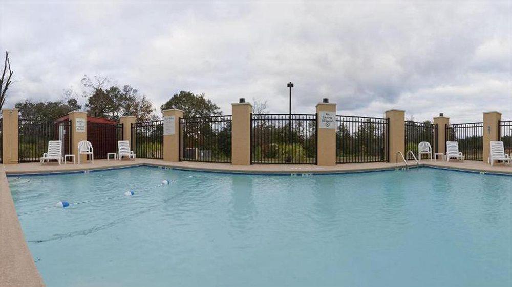 Holiday Inn Express - Andalusia By Ihg Exterior photo